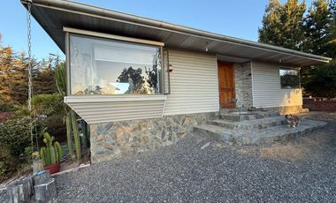 HERMOSA Y GRAN CASA CON PISCINA, EN PARCELA A 7 KT. DEL CENTRO DE ALGARROBO
