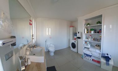 HERMOSA Y GRAN CASA CON PISCINA, EN PARCELA A 7 KT. DEL CENTRO DE ALGARROBO