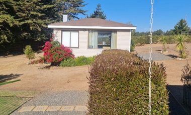 HERMOSA Y GRAN CASA CON PISCINA, EN PARCELA A 7 KT. DEL CENTRO DE ALGARROBO
