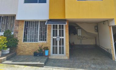 Venta de Casa en Conjunto en Carcelen cerca al Centro Comercial el Portal