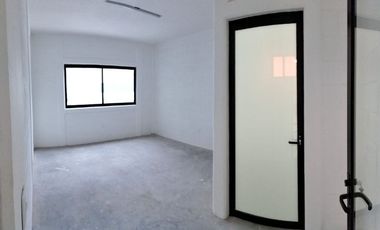 Nave industrial Renta 1513 M2 Tekno, Ubicación a 500 m de la Planta Toyota