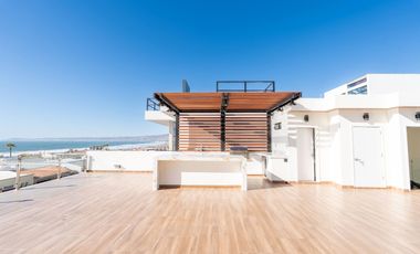 Casa moderna con elevador e impresionantes vistas panoramicas al oceano en Mision Viejo
