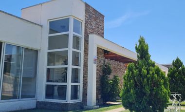 CASA EN VENTA – AZUL DE NOGALES   MACHALÍ