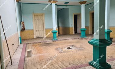 CASONA PARA REMODELAR, EN CALLE 5 DE MAYO, URUAPAN, MICHOACAN