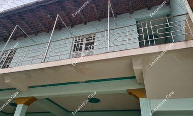 CASONA PARA REMODELAR, EN CALLE 5 DE MAYO, URUAPAN, MICHOACAN