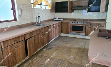 CASONA PARA REMODELAR, EN CALLE 5 DE MAYO, URUAPAN, MICHOACAN