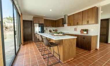 Casa Nueva Totalmente Amueblada con Vista al Mar en Venta en La Misión, Ensenada, B.C.