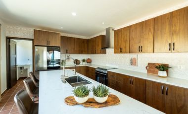 Casa Nueva Totalmente Amueblada con Vista al Mar en Venta en La Misión, Ensenada, B.C.