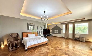 Luxury 5 Bedrooms House with Pool in Maria Luisa Estate Park