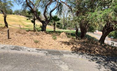 Excelente Terreno en fairway en venta. Club de Golf Santa Fe