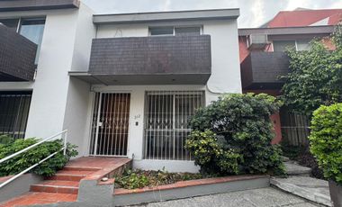 Townhouse en renta, con ubicación privilegiada, junto a Punto Valle
