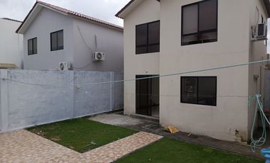 En alquiler casa de 3 dormitorios en Urb.Ciudad Celeste.(GC)