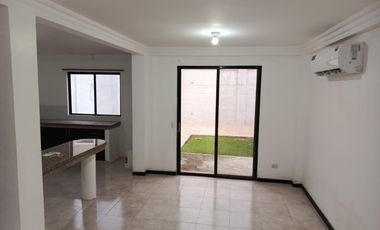 En alquiler casa de 3 dormitorios en Urb.Ciudad Celeste.(GC)