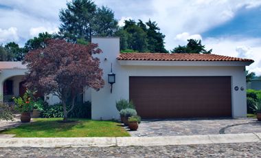 Casa con amplias áreas verdes Rancho Santa Anita