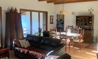 Casa con amplias áreas verdes Rancho Santa Anita