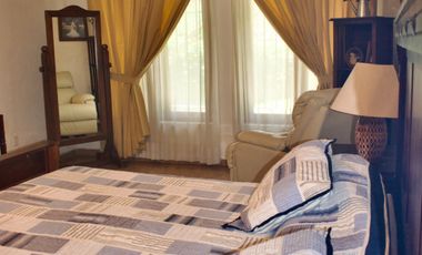 Casa con amplias áreas verdes Rancho Santa Anita