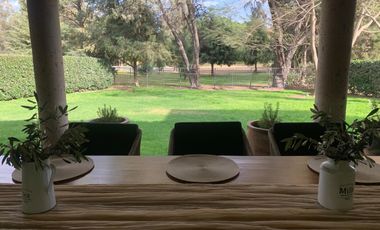 Casa con amplias áreas verdes Rancho Santa Anita