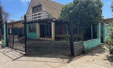 Casa de 2 pisos, 3dor+3baños+antejardin