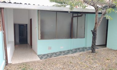 ARRIENDO CASA PARA ENTIDAD O COLEGIO BARRIO LAS NIEVES