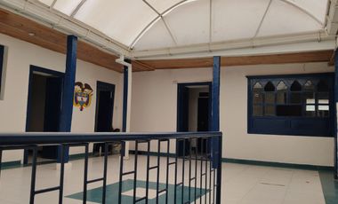 ARRIENDO CASA PARA ENTIDAD O COLEGIO BARRIO LAS NIEVES