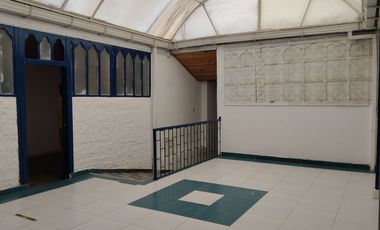 ARRIENDO CASA PARA ENTIDAD O COLEGIO BARRIO LAS NIEVES