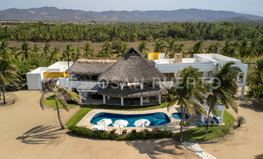 Se Vende Obra maestra de la Riviera Oaxaqueña: Villa de 60 m frente al mar en una comunidad privada cerrada