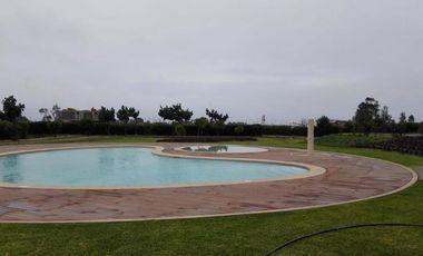 Oportunidad Única: Terreno de 300 m² con Jardín en Condominio Exclusivo en Asia