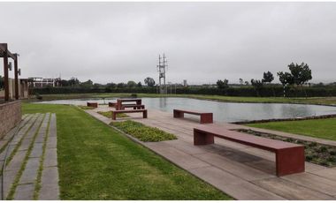 Oportunidad Única: Terreno de 300 m² con Jardín en Condominio Exclusivo en Asia