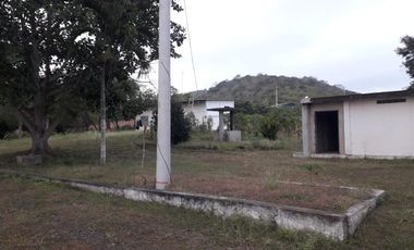 Terreno vendo en la via Montecristi Portoviejo