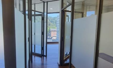 Se arrienda amplia y moderna oficina ubicado en el 6 piso del EDIFICIO CENTRO PLAZA, COCHRANE 635, CONCEPCION