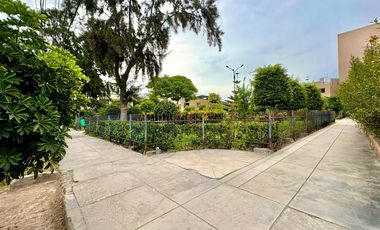 Casa De 3 Pisos Cerca A Plaza Bandera Y Parque Enrejado