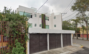 ¡Casa Remodelada de 4 Niveles con Estilo Minimalista y Gran Potencial de Renta!