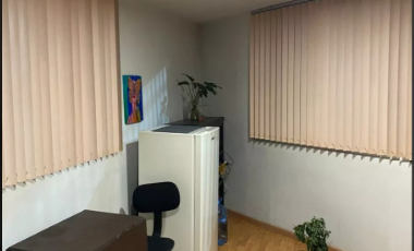 ¡Casa Remodelada de 4 Niveles con Estilo Minimalista y Gran Potencial de Renta!