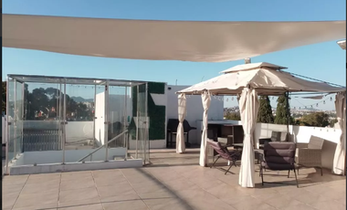 ¡Casa Remodelada de 4 Niveles con Estilo Minimalista y Gran Potencial de Renta!