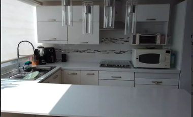 ¡Casa Remodelada de 4 Niveles con Estilo Minimalista y Gran Potencial de Renta!