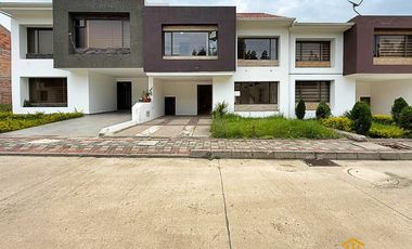 Hermosa Casa de 4 habitaciones sector Molinopamba