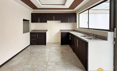 Hermosa Casa de 4 habitaciones sector Molinopamba