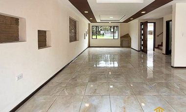 Hermosa Casa de 4 habitaciones sector Molinopamba