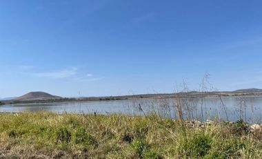 Se vende terreno en Acatlán de Juárez con vista al lago de Acatlán