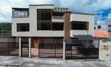 En venta casa rentera en Azogues.