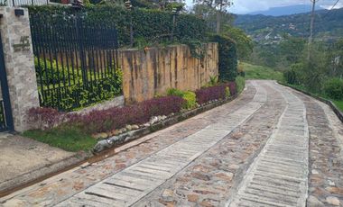 SE VENDE CASA EN CONJUNTO CERRADO EN MONIQUIRA
