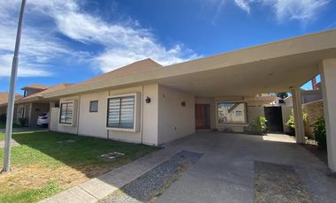 Se Vende casa en Condominio del Real II, Sector Residencial Jardin del Este, a pasos de camino a Coihueco y sector Quilamapu, comuna de Chillán
