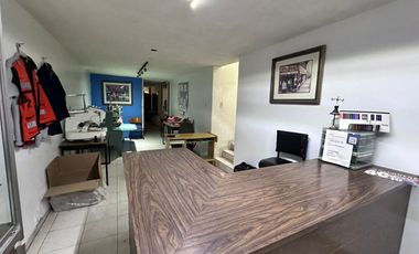 Local comercial / oficina o propiedad en Venta con uso comercial en Av. Industrias, Fracc. Valle Dorado.