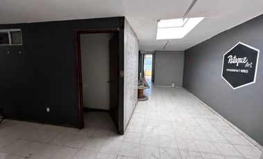Local comercial / oficina o propiedad en Venta con uso comercial en Av. Industrias, Fracc. Valle Dorado.
