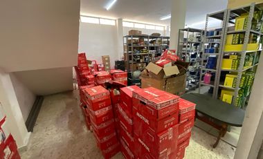 Renta bodega con punto de venta sobre av adolfo lópez mateos a unos pasos de av madero poniente