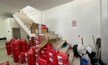 Renta bodega con punto de venta sobre av adolfo lópez mateos a unos pasos de av madero poniente