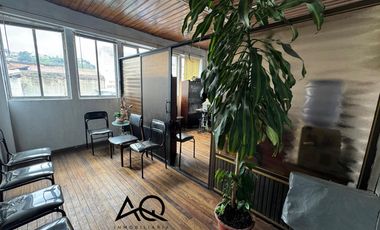 Casa rentera en venta en el centro de Loja