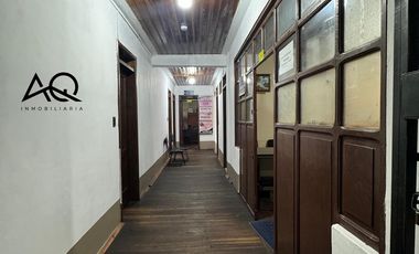Casa rentera en venta en el centro de Loja