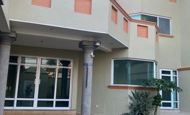 RENTO EN CUERNAVACA AMPLIA CASA, 4 RECÁMARAS. ZONA NORTE