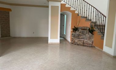 RENTO EN CUERNAVACA AMPLIA CASA, 4 RECÁMARAS. ZONA NORTE